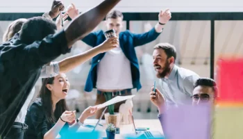 employees-having-fun-in-office-1024x538